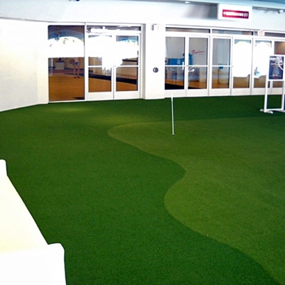 Fake Grass Valencia, California Putting Green, Commercial Landscape