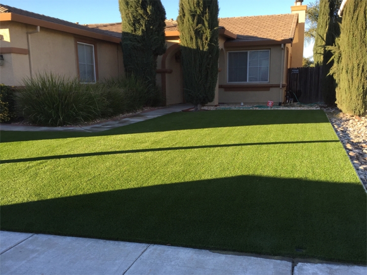 Green Lawn East La Mirada, California Roof Top, Front Yard Landscape Ideas